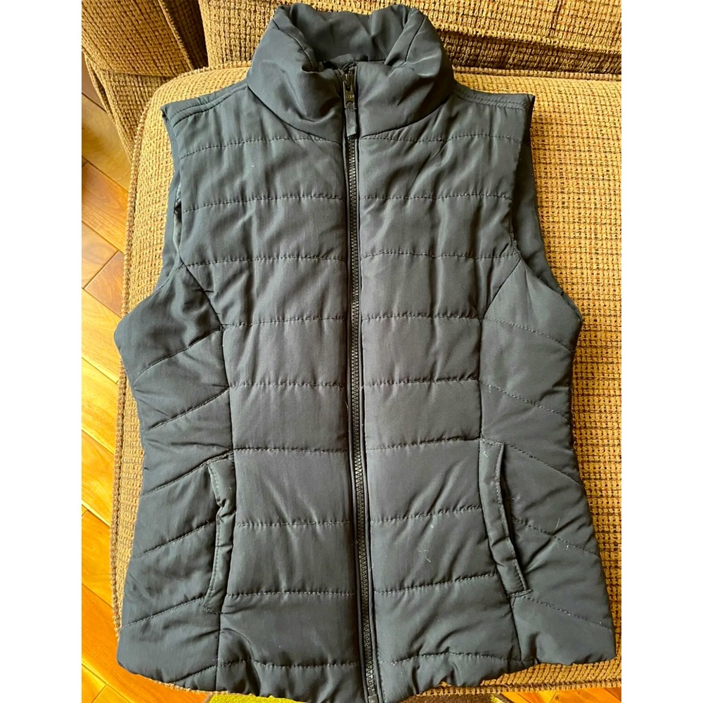 Aeropostale Womens Insulated Nylon Full Zip Vest Black Small - EUC!